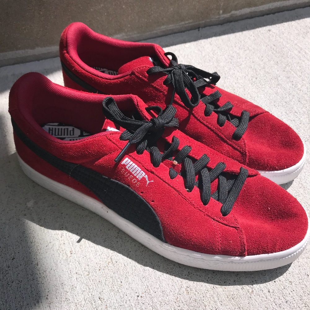 Velvet red/black puma suedes mens size 10